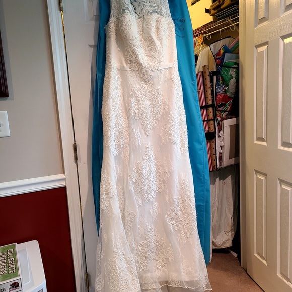 Oleg Cassini Wedding Dress, ivory, size 14. NWT - Picture 5 of 7